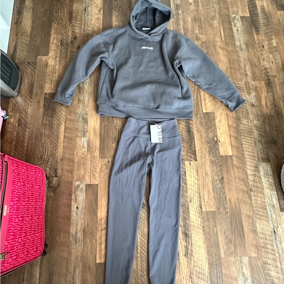 NWT* WILO The Label- Wellness Club Charcoal Hoodie & Legging Set- Size Small - Picture 9 of 10